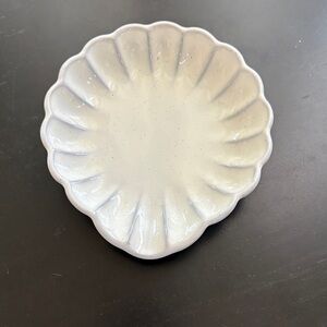 Hearth & Hand Scalloped Spoon Rest in Gray